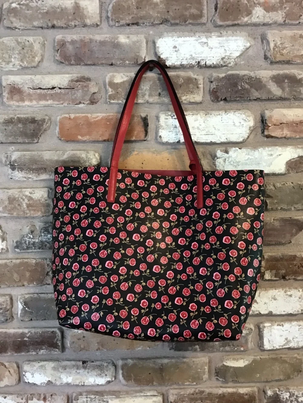 KATE SPADE Reversible MYA Arch Place Black Red Roses Leather Tote Bag